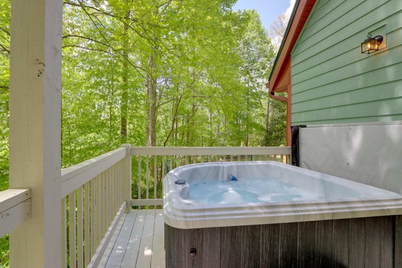 Blue Ridge Getaway With Hot Tub And Seasonal View! 빌라 외부 사진